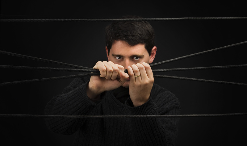Bernat Vivancos holding strings of a pentagram